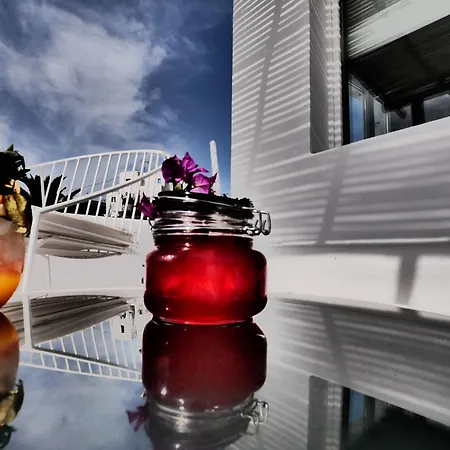 Ostraco Hotel